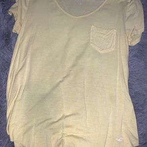 hollister pocket tee !